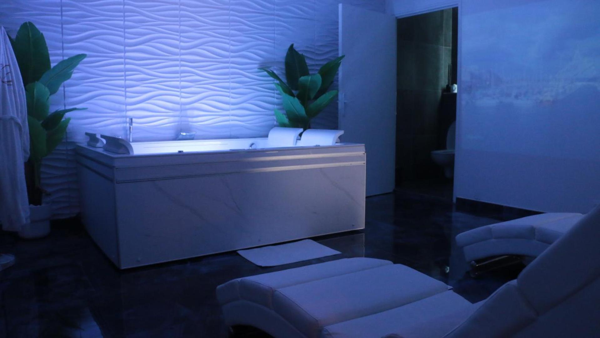Dima Suite Jacuzzi Privatif 弗丹 外观 照片